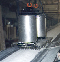 Подвесной электромагнитный железоотделитель тонкой очистки